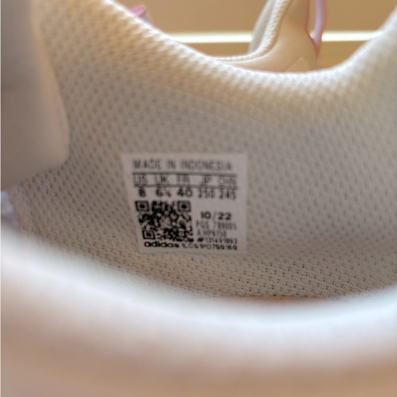 Adidas women size 8 AlphaBounce+ Running shoe. - Picture 2 of 6